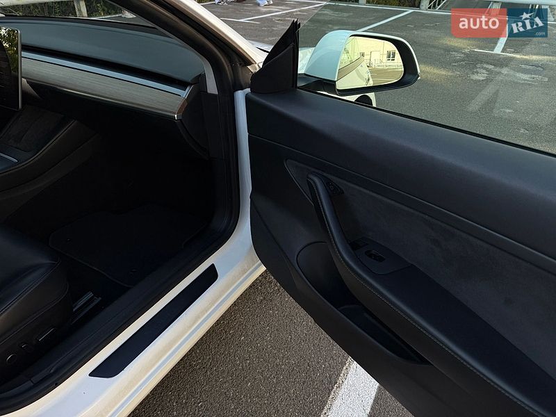 Седан Tesla Model 3 2021 в Киеве фото 34 Седан Tesla Model 3 2021 в Киеве