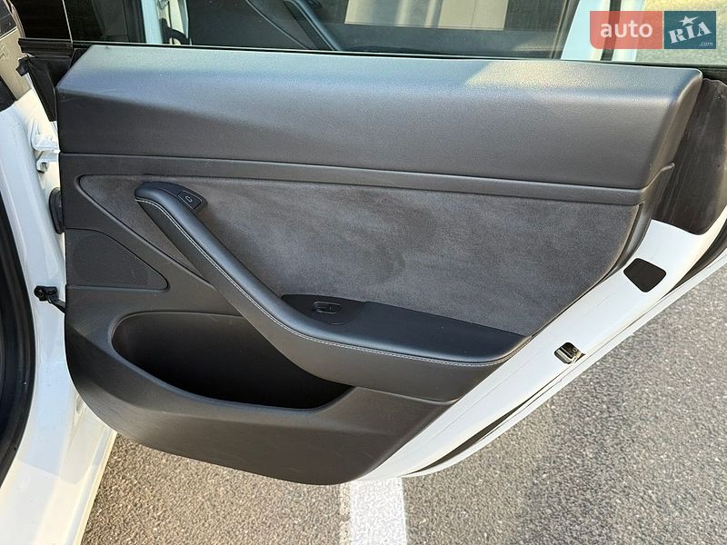 Седан Tesla Model 3 2021 в Киеве фото 36 Седан Tesla Model 3 2021 в Киеве