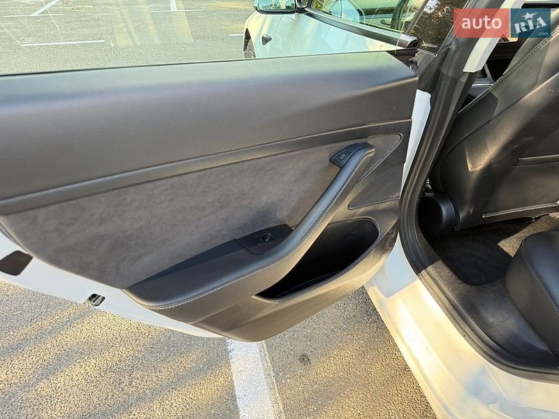 Седан Tesla Model 3 2021 в Киеве фото 47 Седан Tesla Model 3 2021 в Киеве