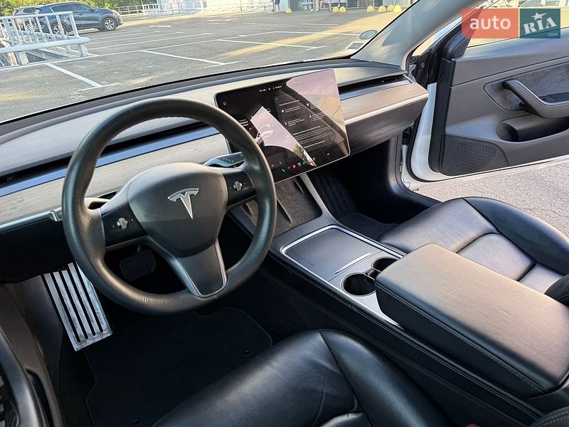 Седан Tesla Model 3 2021 в Києві