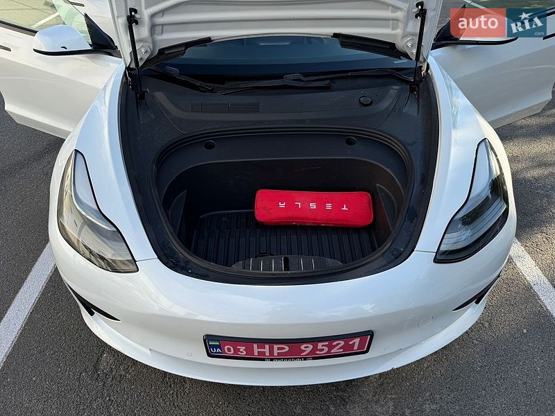 Седан Tesla Model 3 2021 в Киеве фото 52 Седан Tesla Model 3 2021 в Киеве