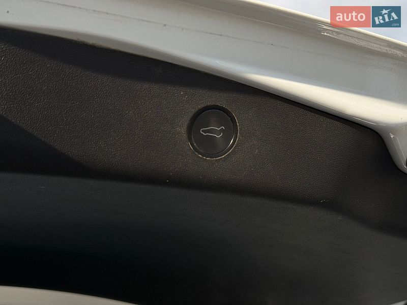 Седан Tesla Model 3 2021 в Киеве фото 56 Седан Tesla Model 3 2021 в Киеве