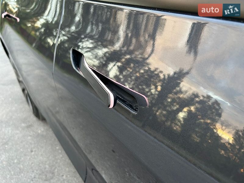 Седан Tesla Model 3 2021 в Дніпрі