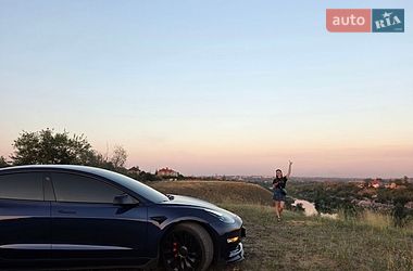 Седан Tesla Model 3 2023 в Кривому Розі