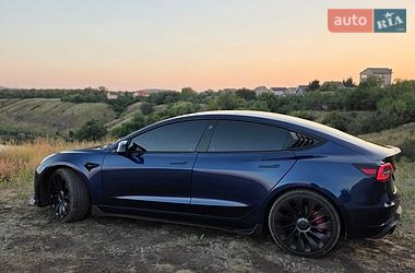 Седан Tesla Model 3 2023 в Кривому Розі