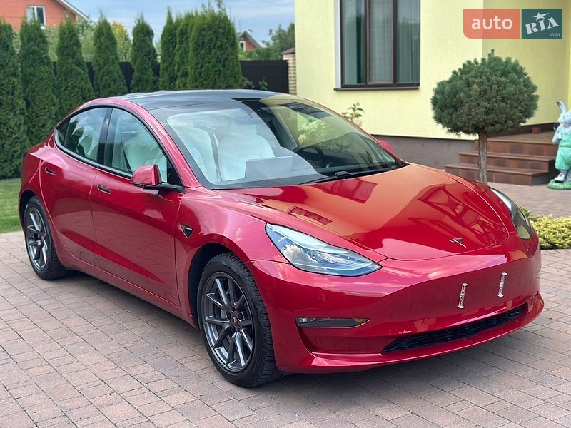 Седан Tesla Model 3 2021 в Вінниці