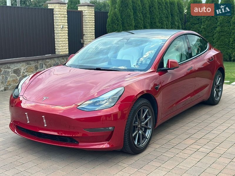 Седан Tesla Model 3 2021 в Вінниці
