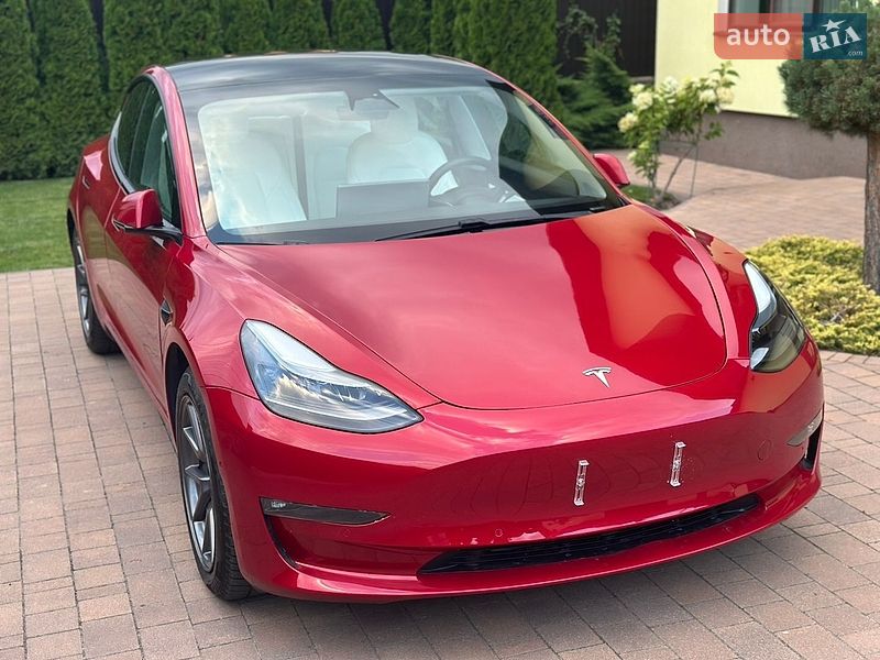 Седан Tesla Model 3 2021 в Вінниці