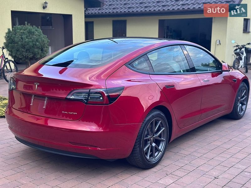Седан Tesla Model 3 2021 в Вінниці