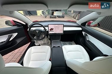 Седан Tesla Model 3 2021 в Вінниці
