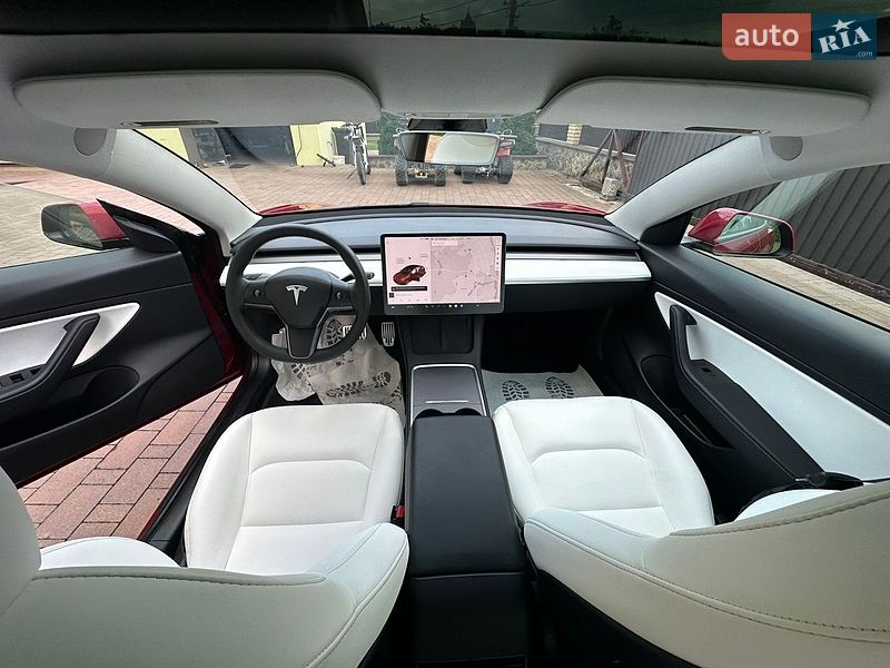 Седан Tesla Model 3 2021 в Вінниці
