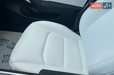 Седан Tesla Model 3 2021 в Виннице