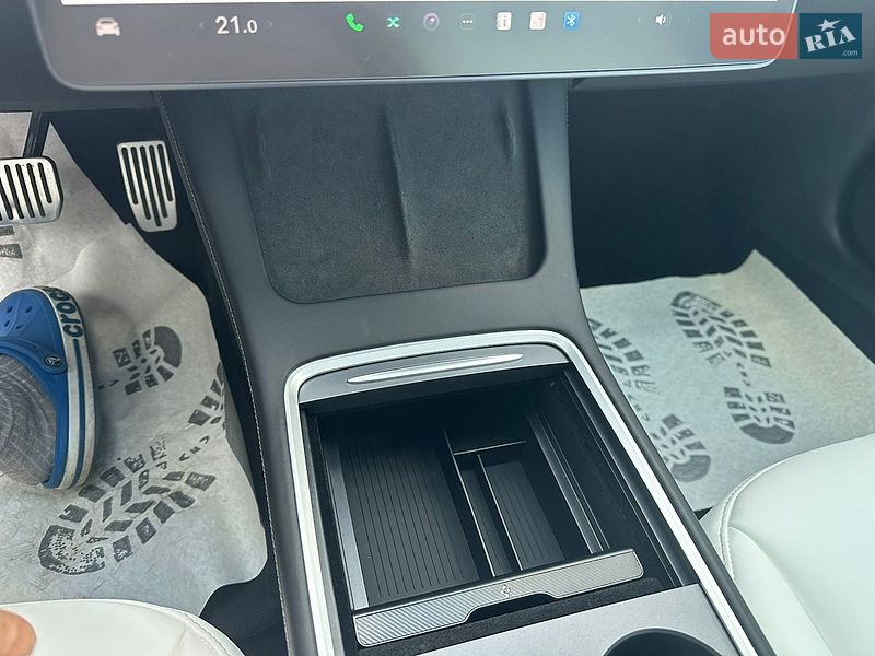 Седан Tesla Model 3 2021 в Виннице