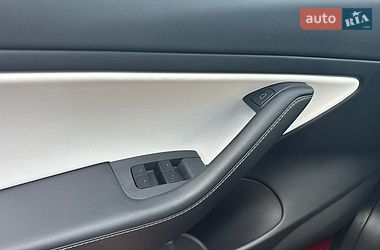 Седан Tesla Model 3 2021 в Вінниці