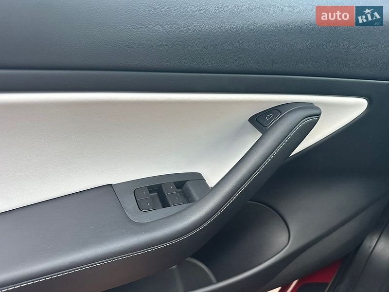 Седан Tesla Model 3 2021 в Вінниці