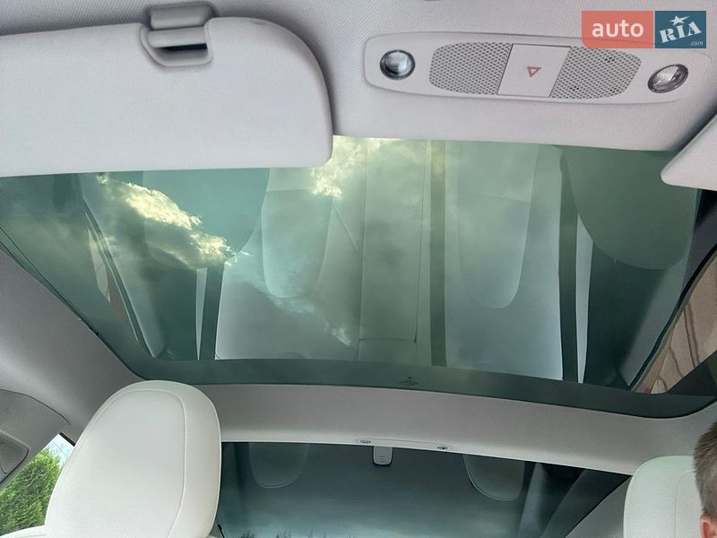 Седан Tesla Model 3 2021 в Вінниці