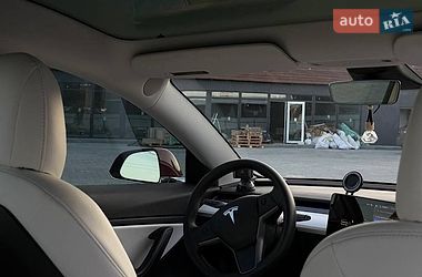 Седан Tesla Model 3 2018 в Вишневом