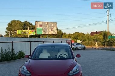 Седан Tesla Model 3 2018 в Вишневом