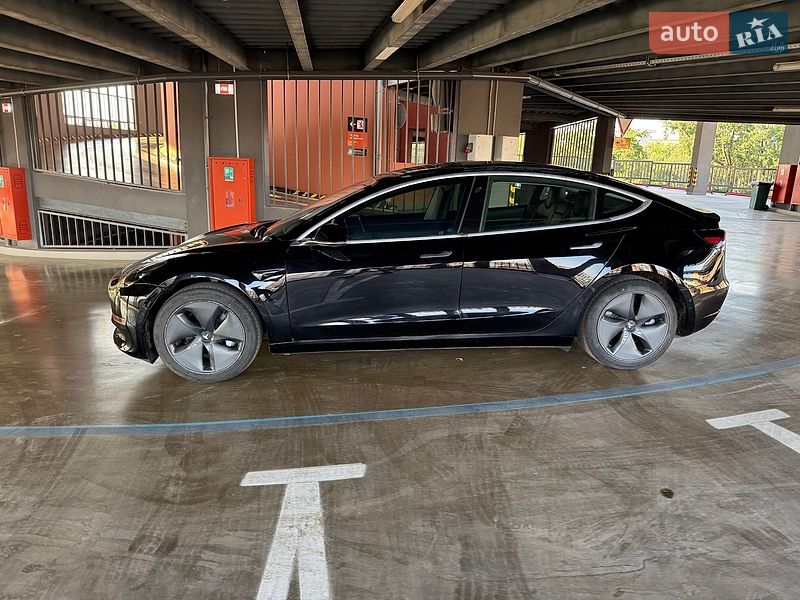 Седан Tesla Model 3 2020 в Харкові