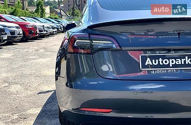 Седан Tesla Model 3 2020 в Виннице