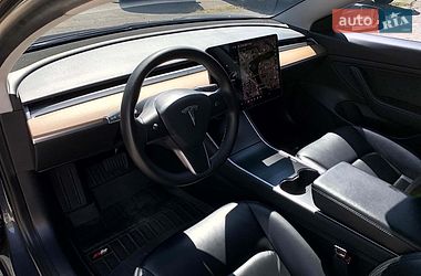 Седан Tesla Model 3 2020 в Виннице