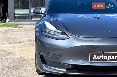 Седан Tesla Model 3 2020 в Виннице