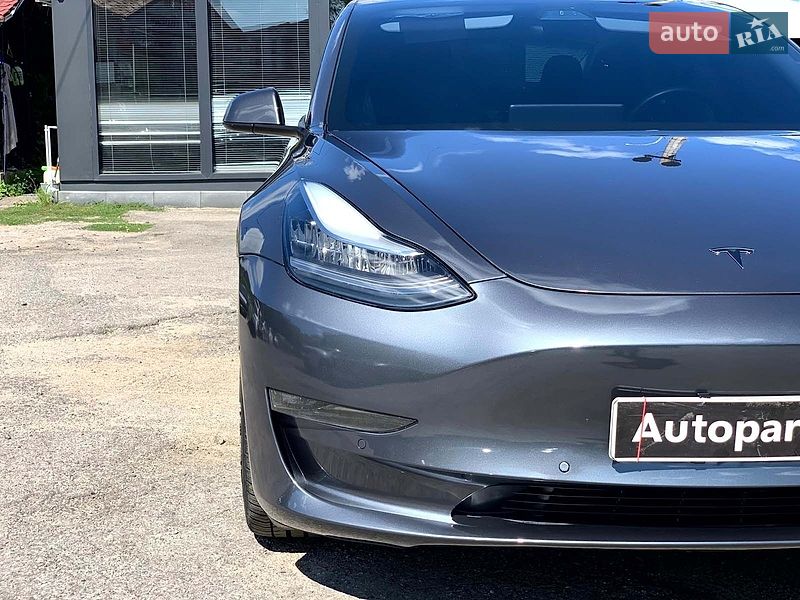 Седан Tesla Model 3 2020 в Виннице