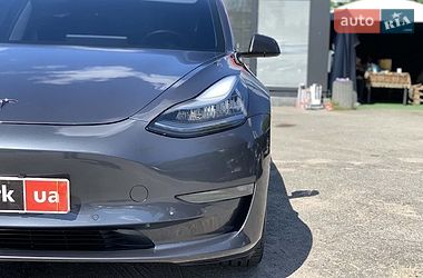 Седан Tesla Model 3 2020 в Виннице