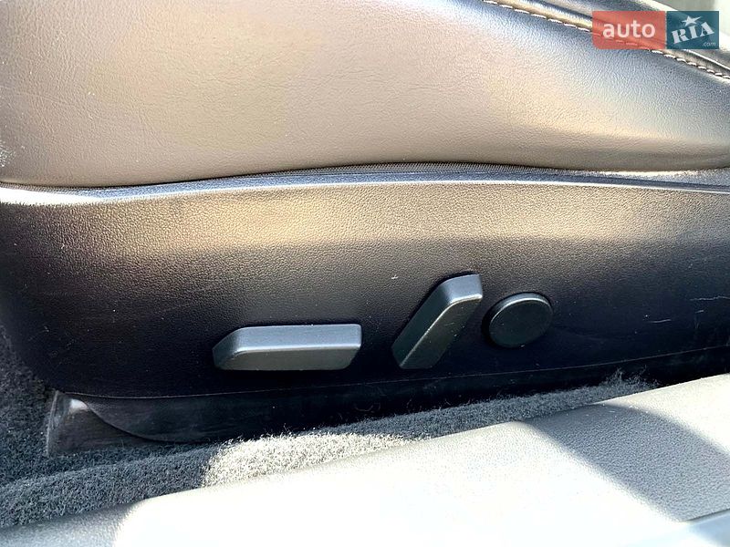 Седан Tesla Model 3 2020 в Виннице