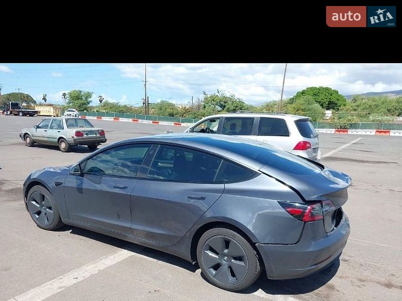 Седан Tesla Model 3 2023 в Ивано-Франковске