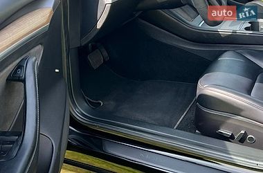Седан Tesla Model 3 2021 в Волочиську