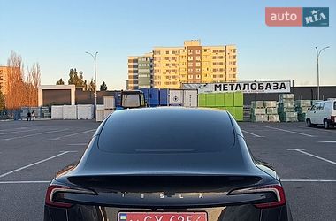Седан Tesla Model 3 2024 в Черкасах