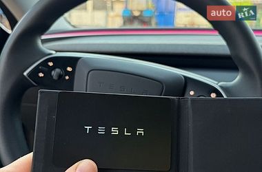 Седан Tesla Model 3 2024 в Черкасах