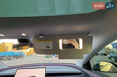 Седан Tesla Model 3 2024 в Черкасах