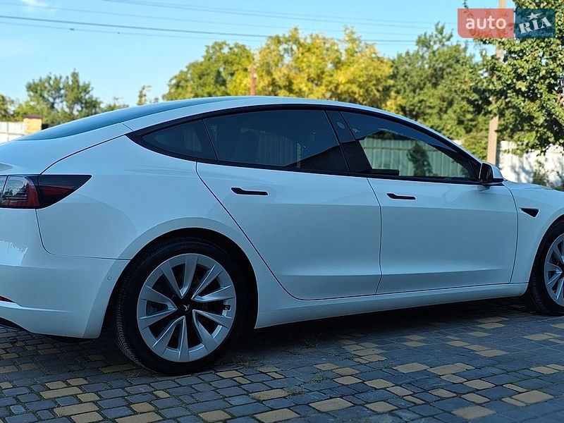 Седан Tesla Model 3 2022 в Верхнеднепровске