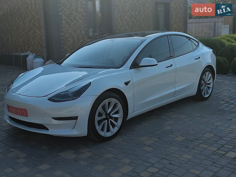 Седан Tesla Model 3 2022 в Верхнеднепровске