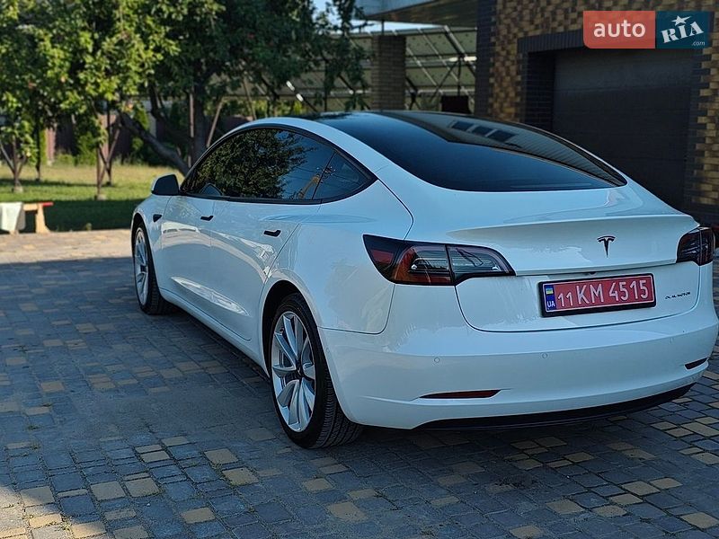 Седан Tesla Model 3 2022 в Верхнеднепровске