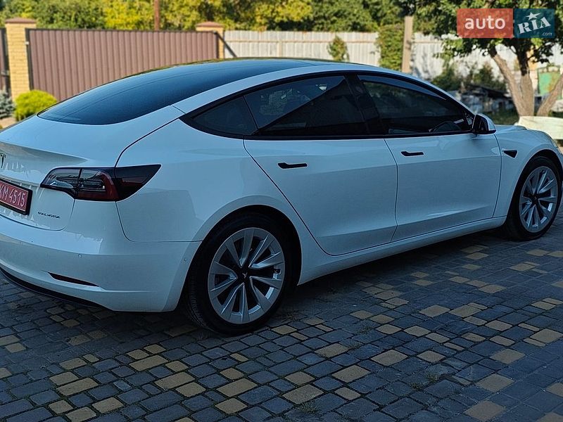 Седан Tesla Model 3 2022 в Верхнеднепровске