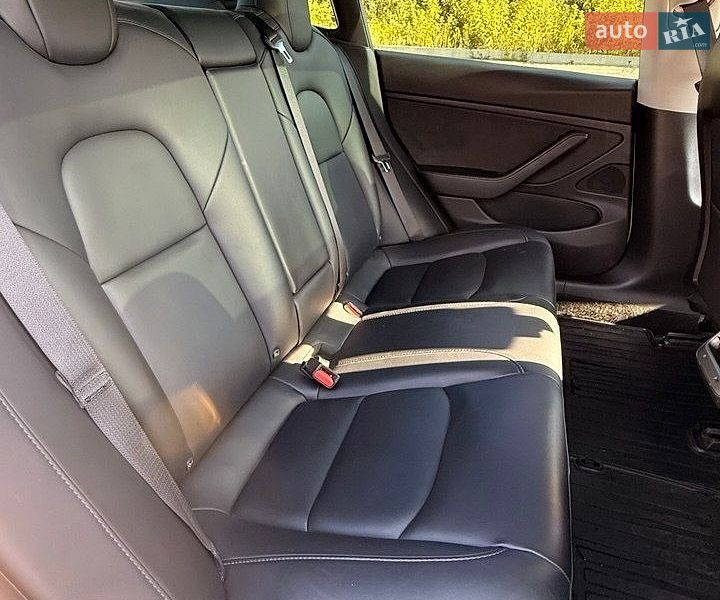 Седан Tesla Model 3 2019 в Киеве