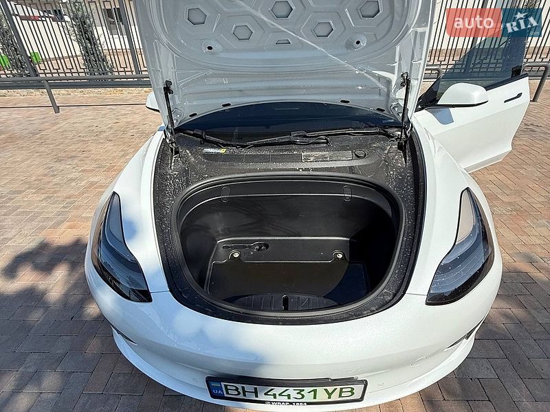 Седан Tesla Model 3 2018 в Одессе