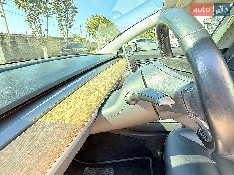 Седан Tesla Model 3 2018 в Одессе