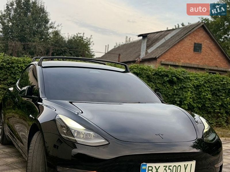 Седан Tesla Model 3 2023 в Хмельницком