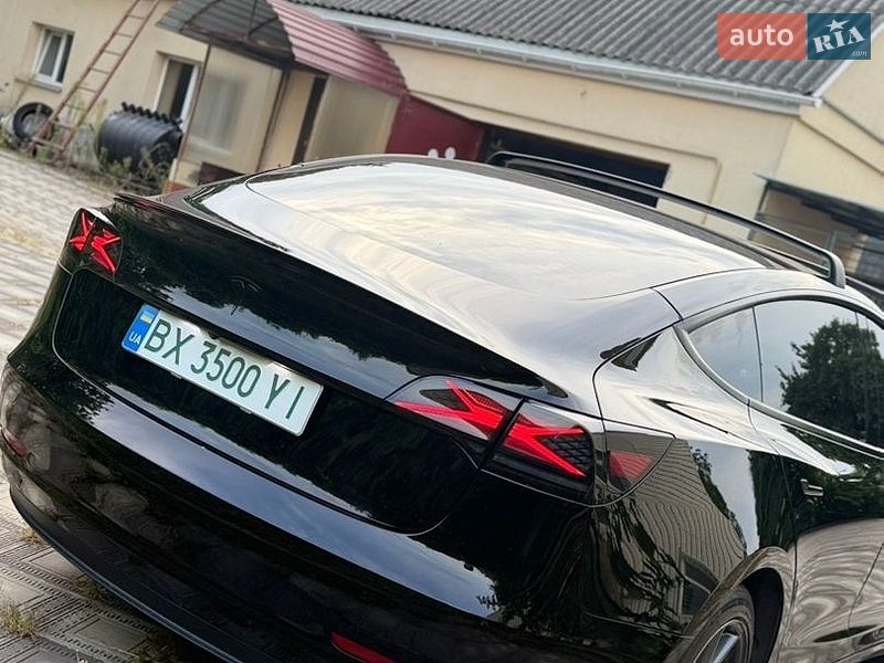 Седан Tesla Model 3 2023 в Хмельницком