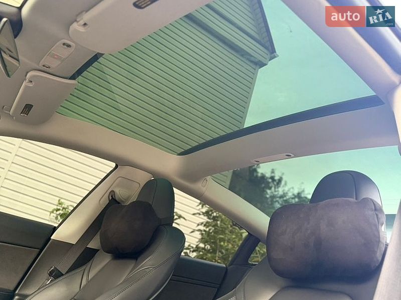 Седан Tesla Model 3 2023 в Хмельницком