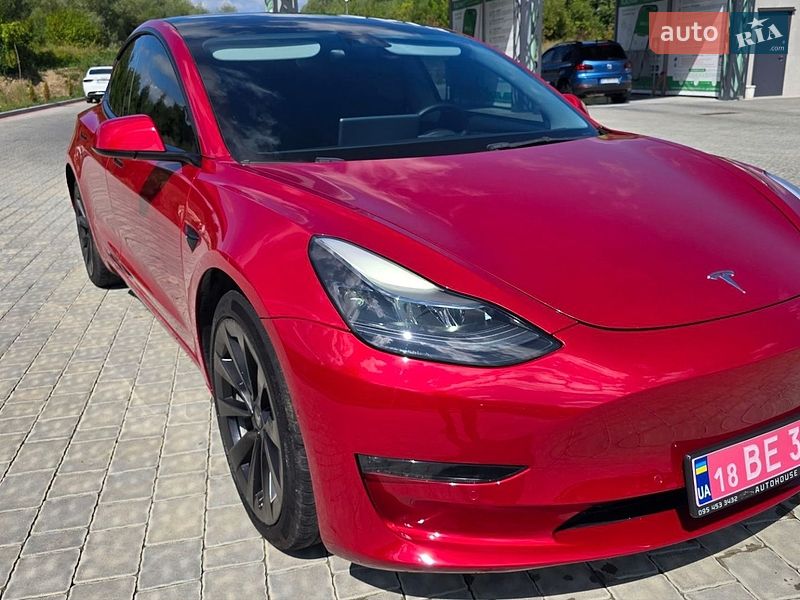 Седан Tesla Model 3 2022 в Ивано-Франковске