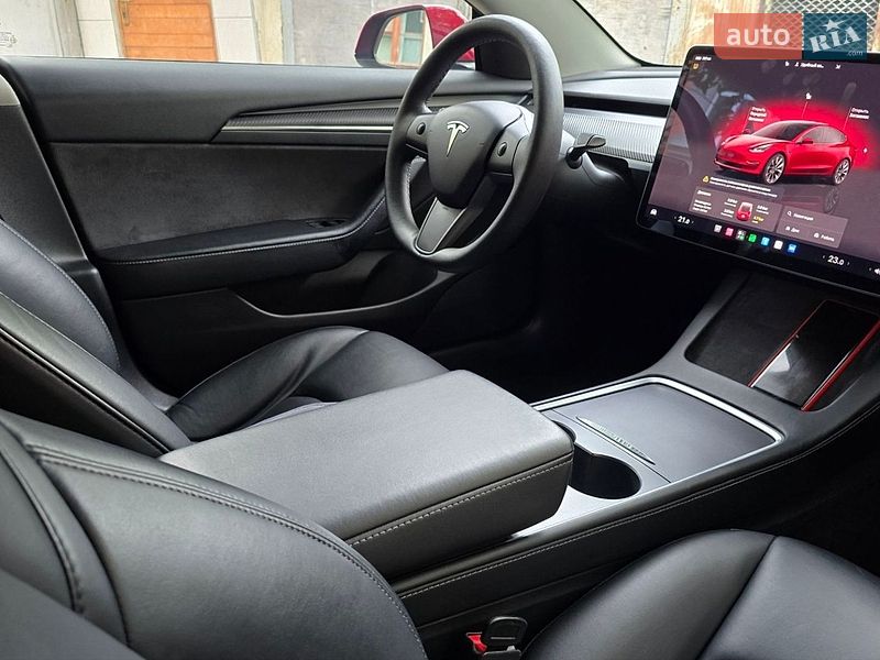 Седан Tesla Model 3 2022 в Ивано-Франковске