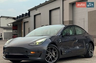 Седан Tesla Model 3 2024 в Дрогобыче