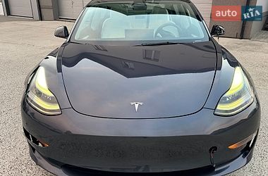 Седан Tesla Model 3 2024 в Дрогобыче