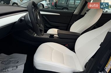 Седан Tesla Model 3 2024 в Дрогобыче