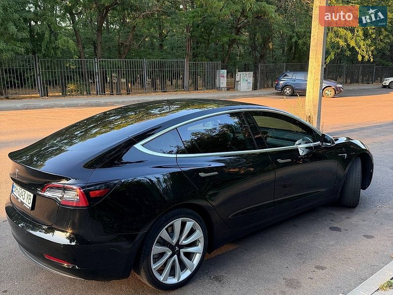 Седан Tesla Model 3 2018 в Одессе